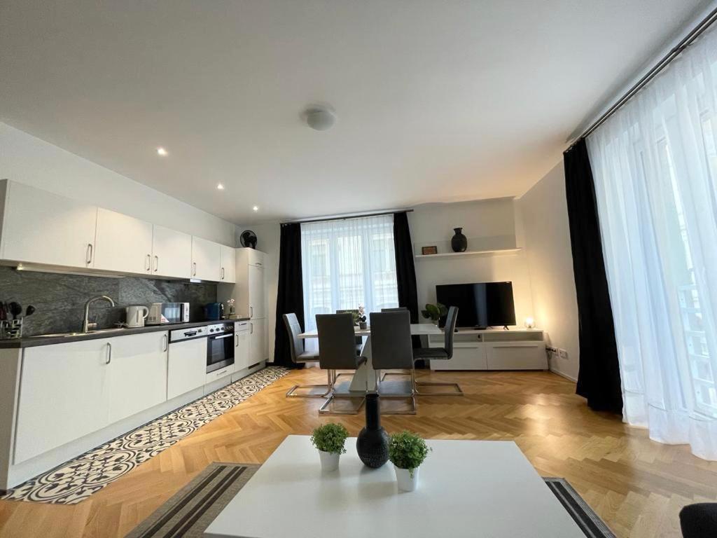 1St City La Opera Suites Viyana Dış mekan fotoğraf