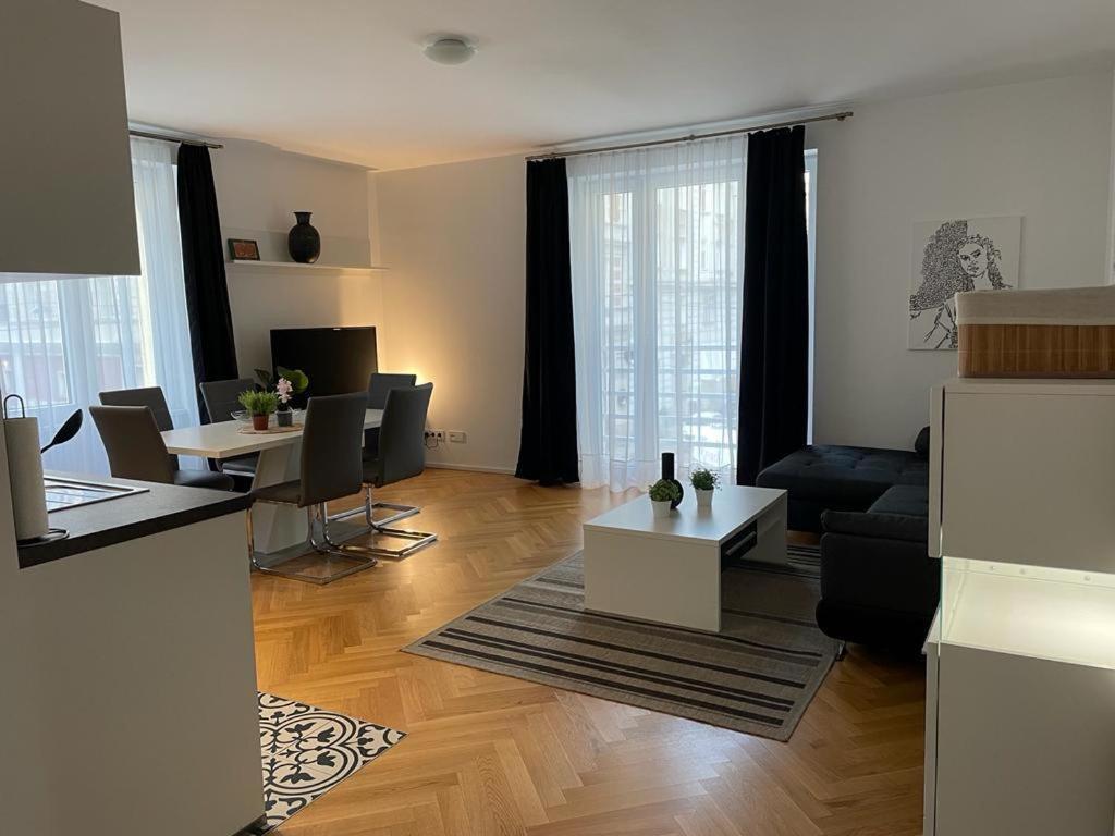 1St City La Opera Suites Viyana Dış mekan fotoğraf