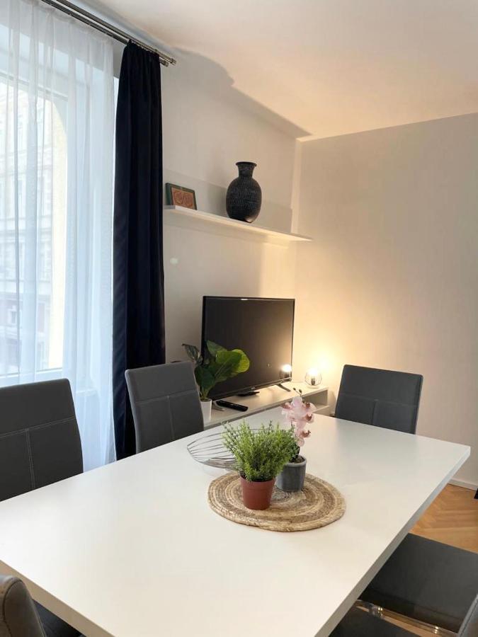 1St City La Opera Suites Viyana Dış mekan fotoğraf